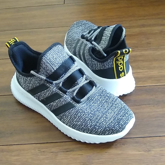 adidas | Shoes | Like New Adidas Youth Cloudfoam Hwi 28y0 | Poshmark